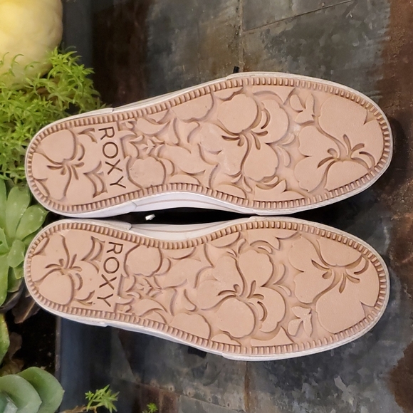 Roxy Black Ivan Fur High-Top Sneaker - Picture 11 of 16